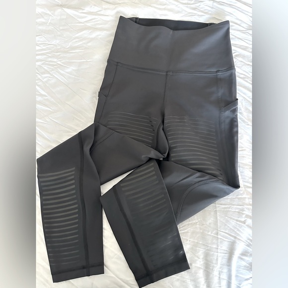 LULULEMON/Rogue Renegade Leggings SHR/4 - Picture 2 of 9